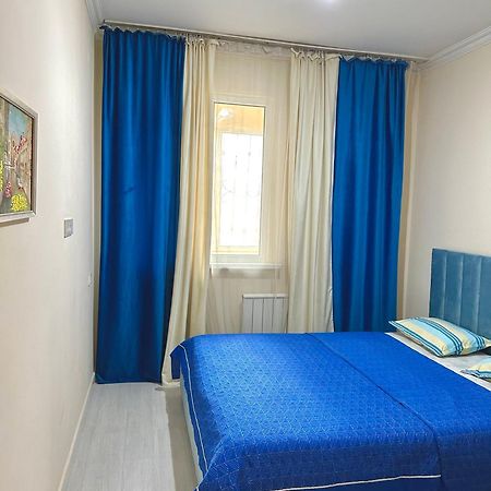 Уютная Квартира В Центре Возле Адк Almaty Extérieur photo