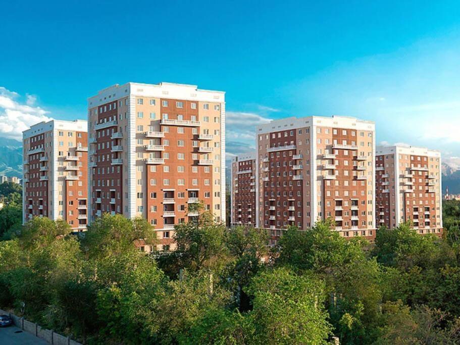 Уютная Квартира В Центре Возле Адк Almaty Extérieur photo