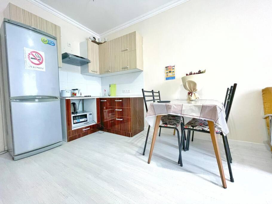 Уютная Квартира В Центре Возле Адк Almaty Extérieur photo